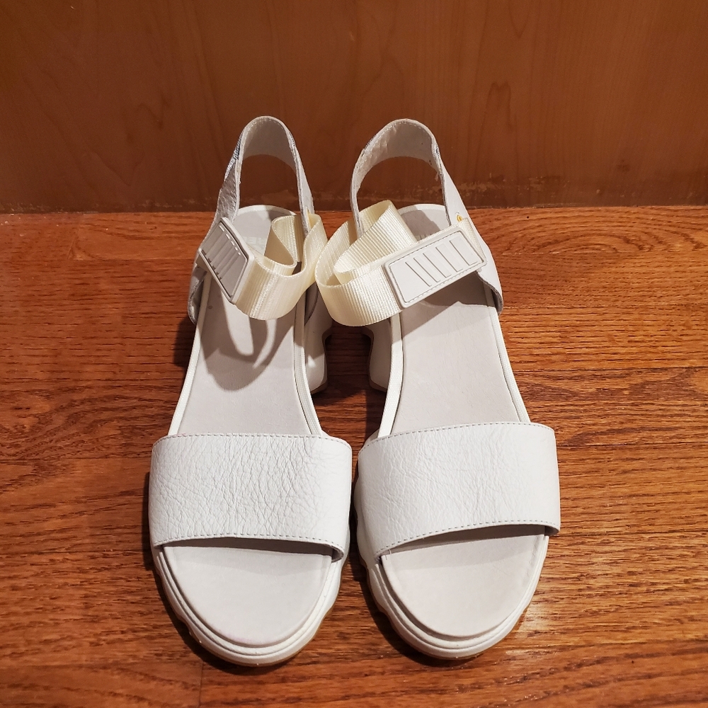 Sorel Kinetic Impact Sandals - Picture 2 of 8